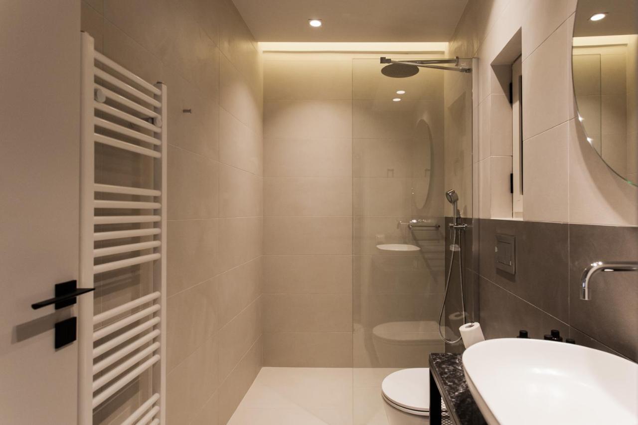 Marvelous 2Br Apartments With Balcony By Upstreet Athene Buitenkant foto