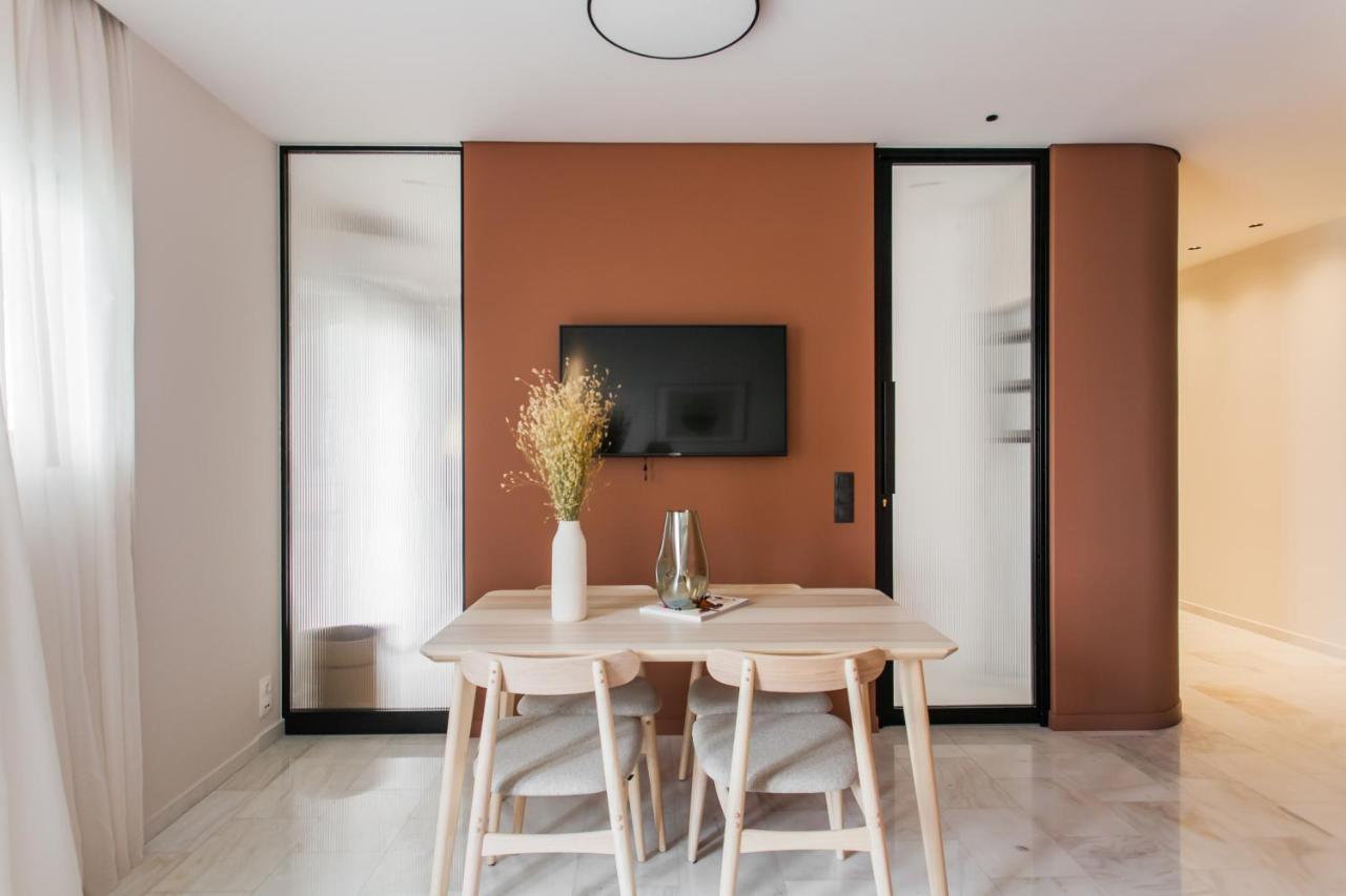 Marvelous 2Br Apartments With Balcony By Upstreet Athene Buitenkant foto