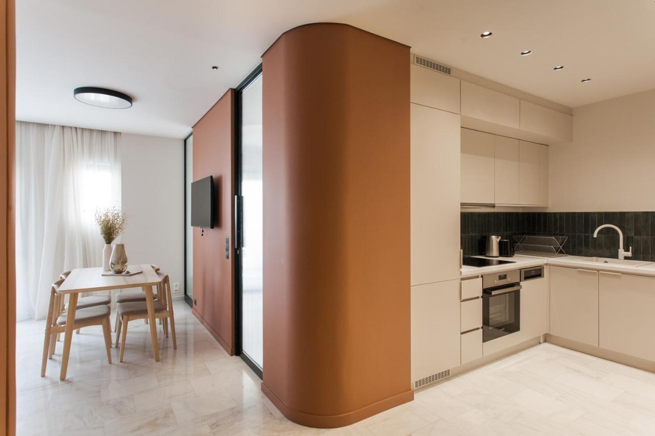 Marvelous 2Br Apartments With Balcony By Upstreet Athene Buitenkant foto
